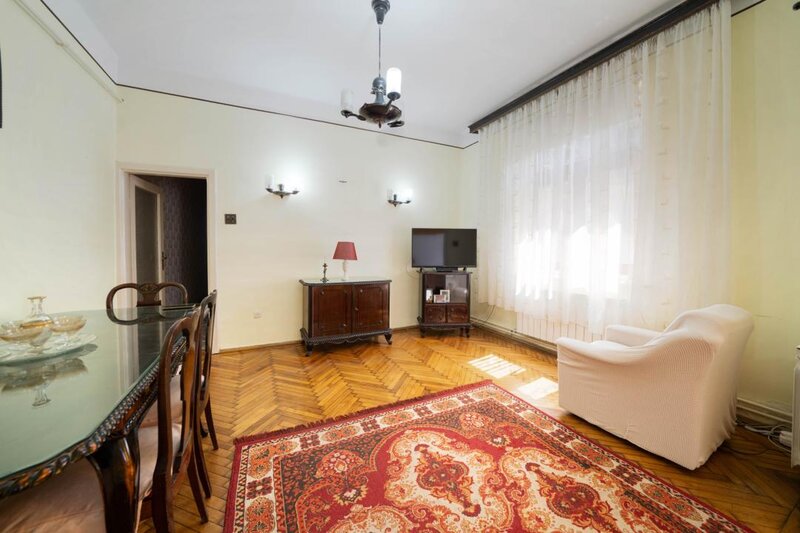 Popa Nan, Traian, casa P+pod, curte proprie, casa izolata exterior.