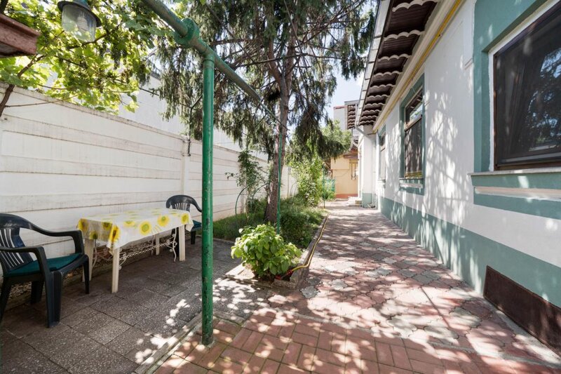 Popa Nan, Traian, casa P+pod, curte proprie, casa izolata exterior.